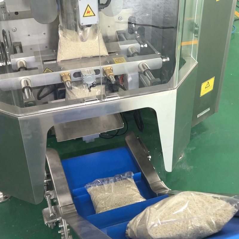 자동 건조 두리안 건조 바나나 사과 슬라이스 플라스틱 필로우 백 포장 기계 수직 포장 기계 냉동 건조 과일 무게